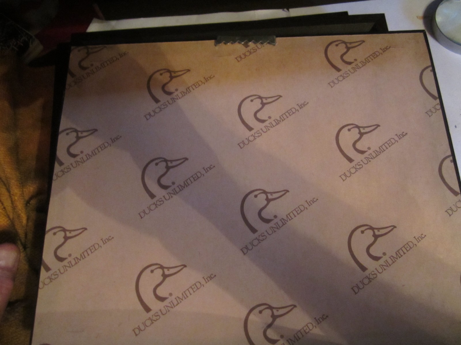 2001 DUCKS UNLIMITED $5 STAMP SET W/ CARVED FIGURE FRAMED 11”x 9”x1” VG