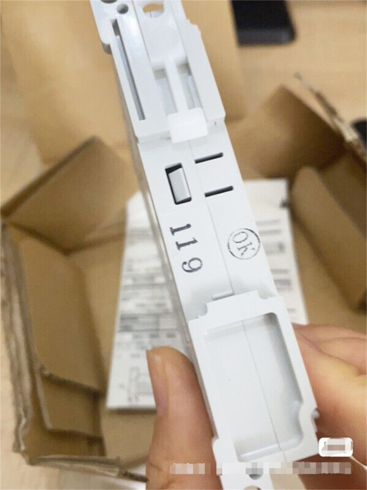 Mitsubishi FX5-4AD-TC-ADP Programmable Controller 1PC New