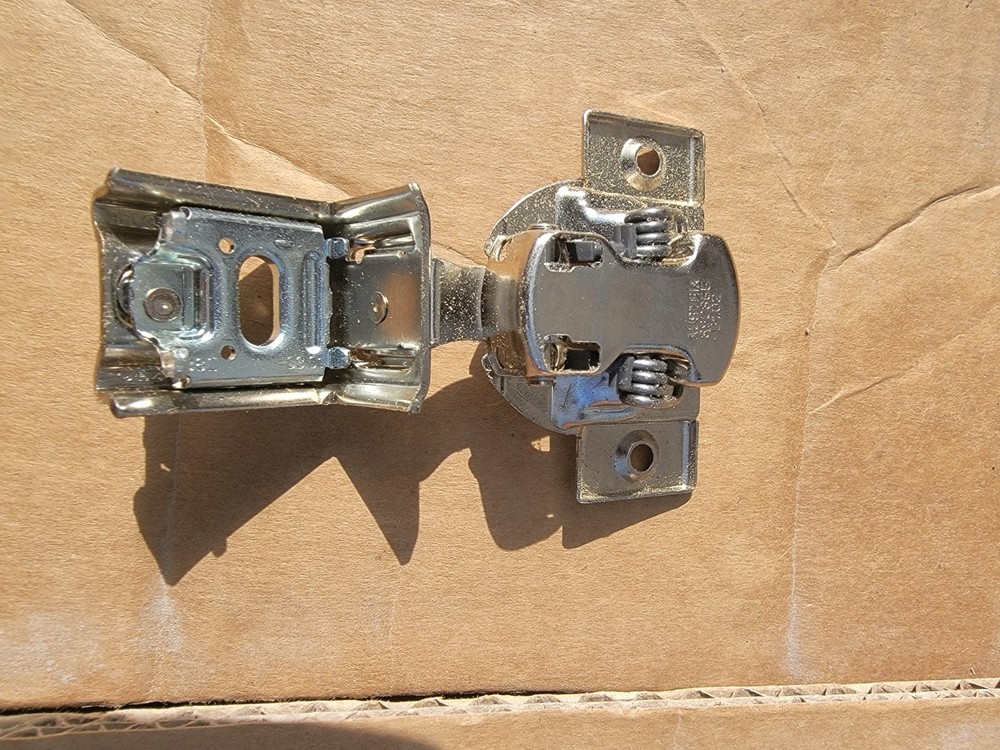 (25) 39C355B.22 Nickle Plated Cabinet Hinges