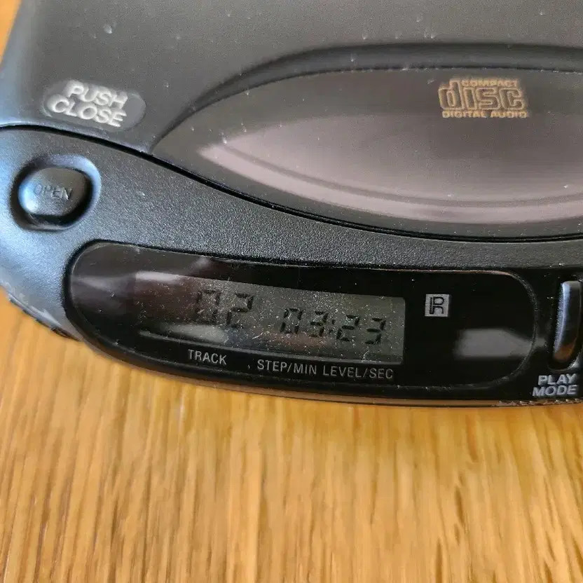 Sony D-137CR Discman CD Player with Mega Bass