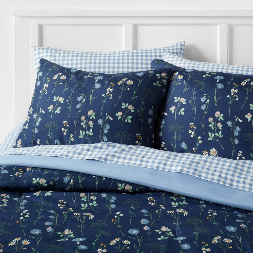 7pc Queen Floral Printed Microfiber Reversible Comforter & Sheets Set Navy -