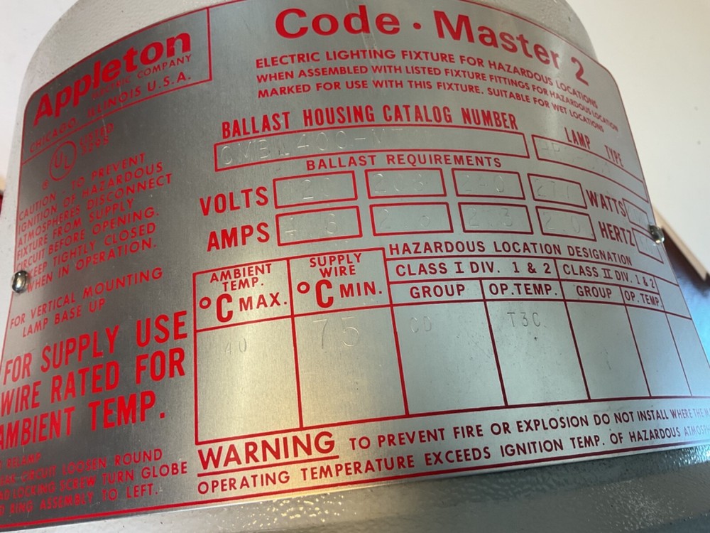 Appleton Code Master 2 Hazardous Location Light Fixture CMBL400-MT 400W Multi V