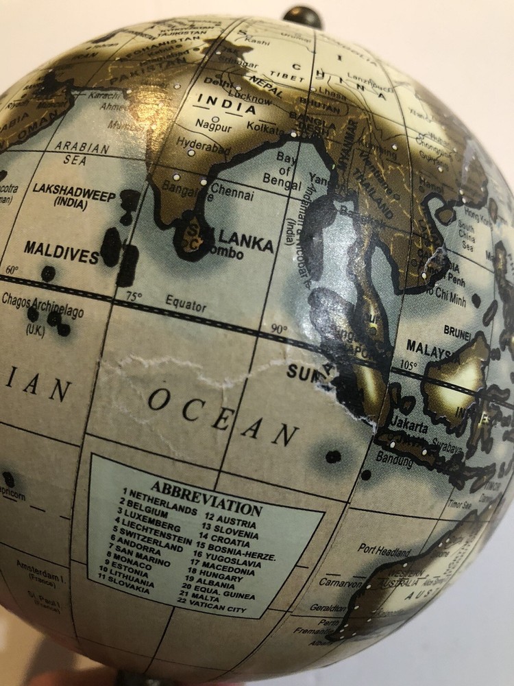 10” HIGH WORLD GLOBE ON TABLE STAND