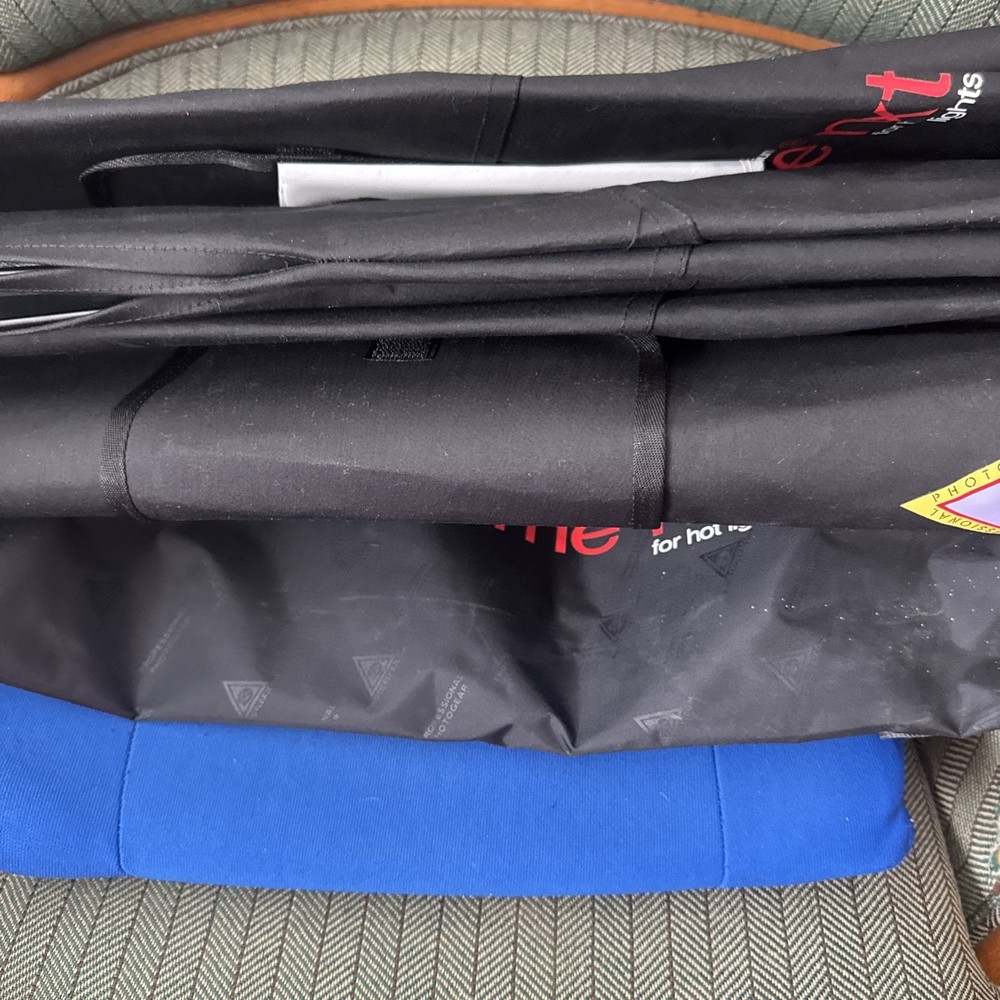 Photoflex Medium SilverDome nxt SoftBox for Flash or Hotlights