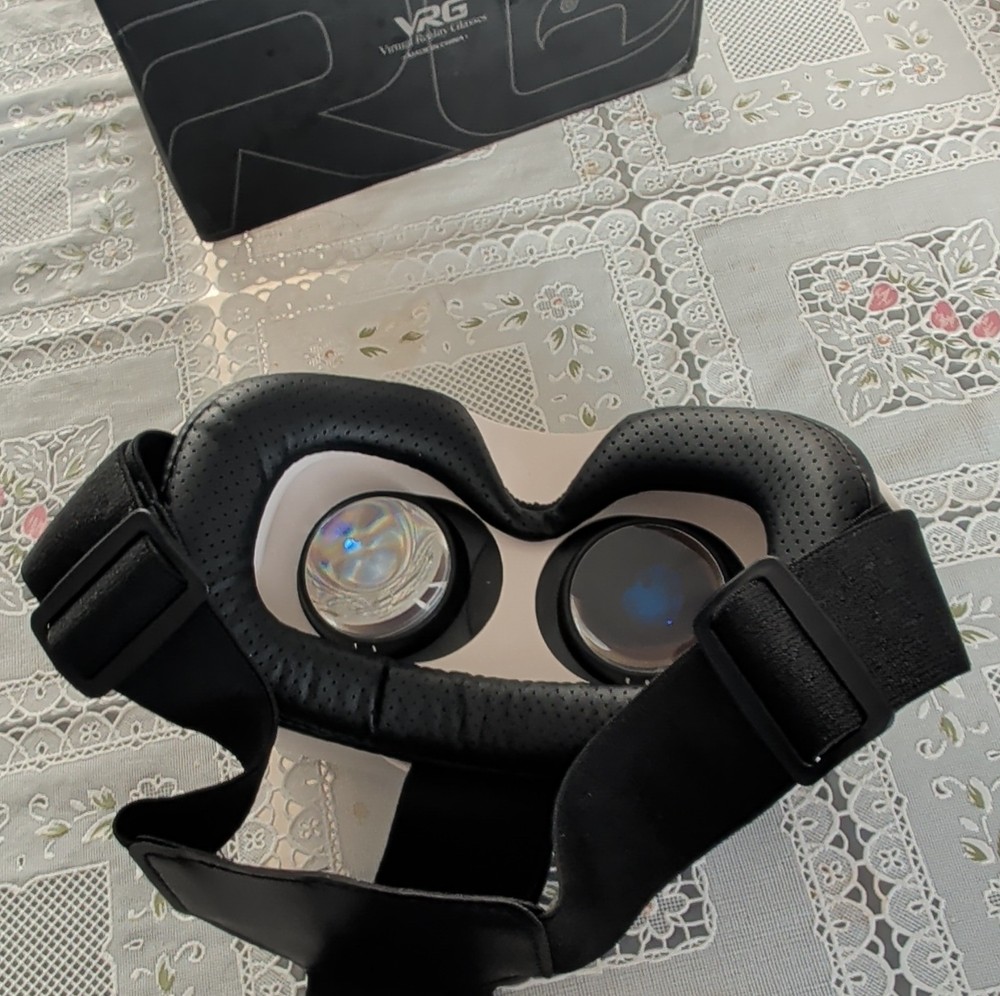 VRG VRG Pro Virtual Reality Glasses Smartphone VR Headset Black/White