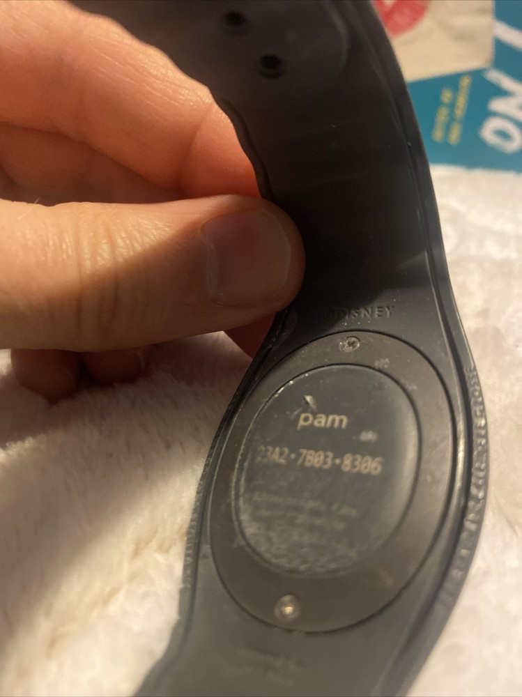 Used Disney Magic Band 2.0 Pink