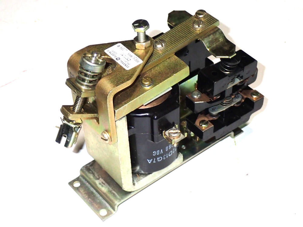 GENERAL ELECTRIC TIME DELAY RELAY C100B10 600V 10A NEW