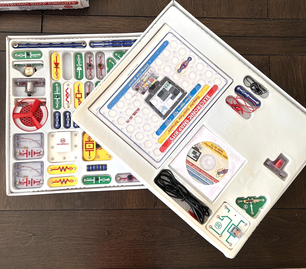 Elenco Electronics Snap Circuits Extreme 750 Experiments Kit (SC750)