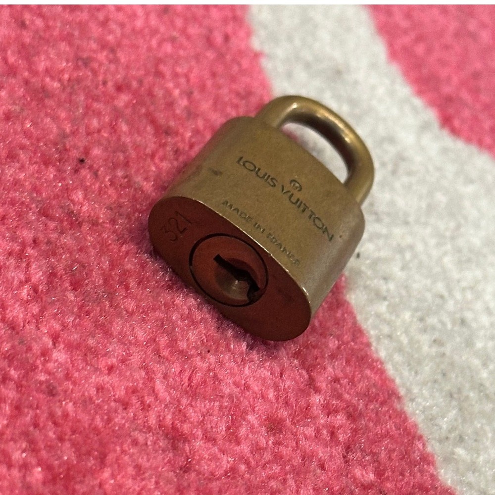 Louis Vuitton Brass Lock – No Key