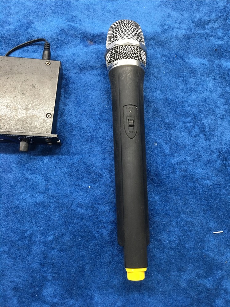 Vocopro UHF18 Wireless Crystal Microphone Sys