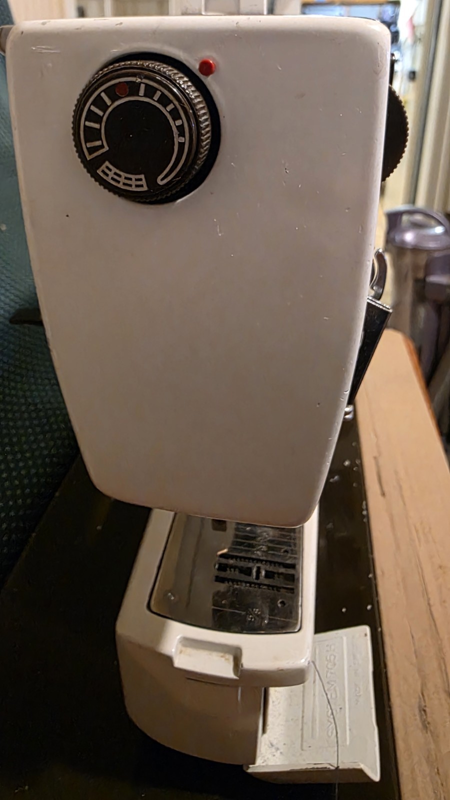 VTG Viking Husqvarna 6460 Sewing Machine For Parts only untested (Missing Cord)