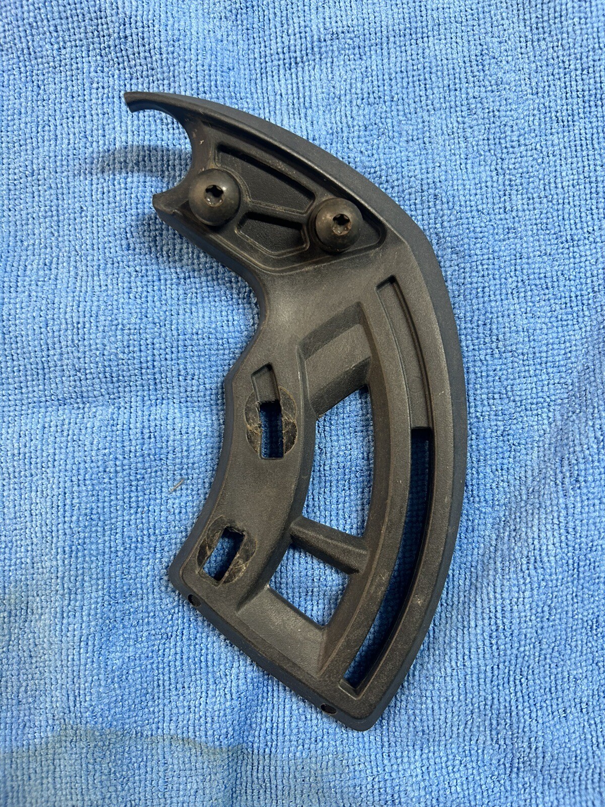 SKI-DOO MXZ 600 800 HO TRAIL ADRENALINE X LH FIXING PLATE 517303078 Free Ship