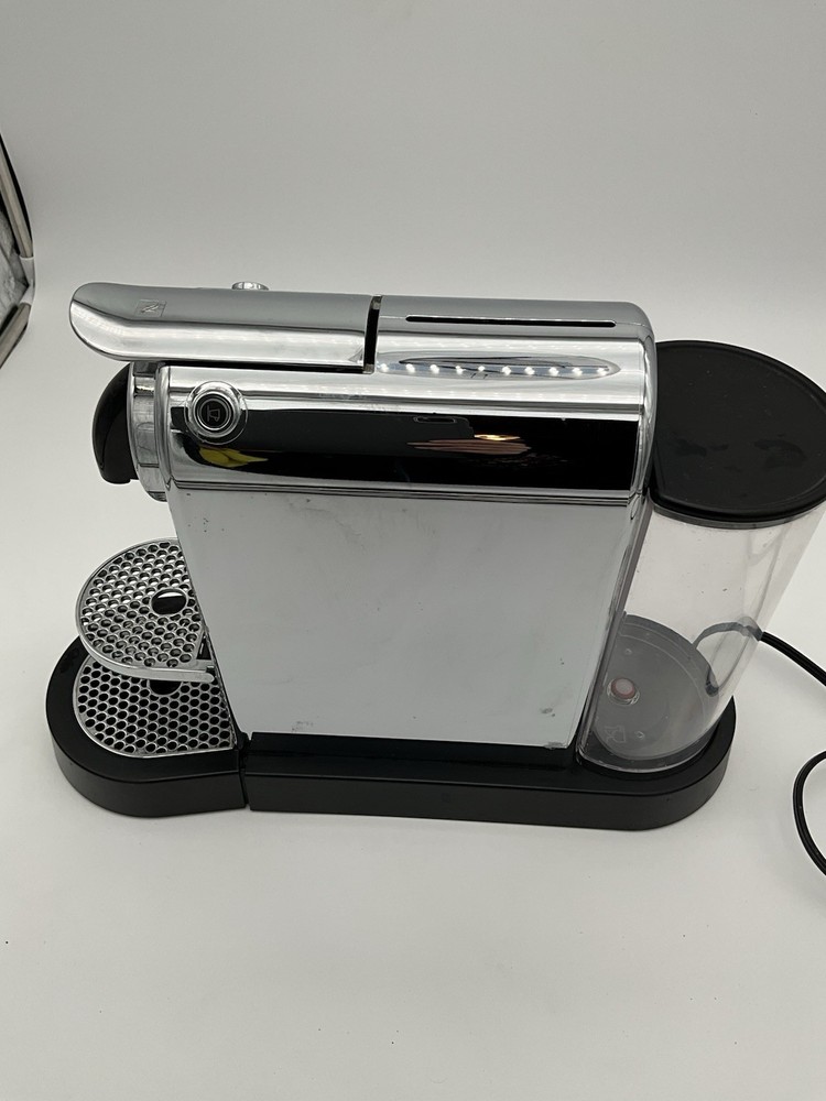 DeLonghi Nepresso Citiz Chrome & Black Expresso Machine Working Condition