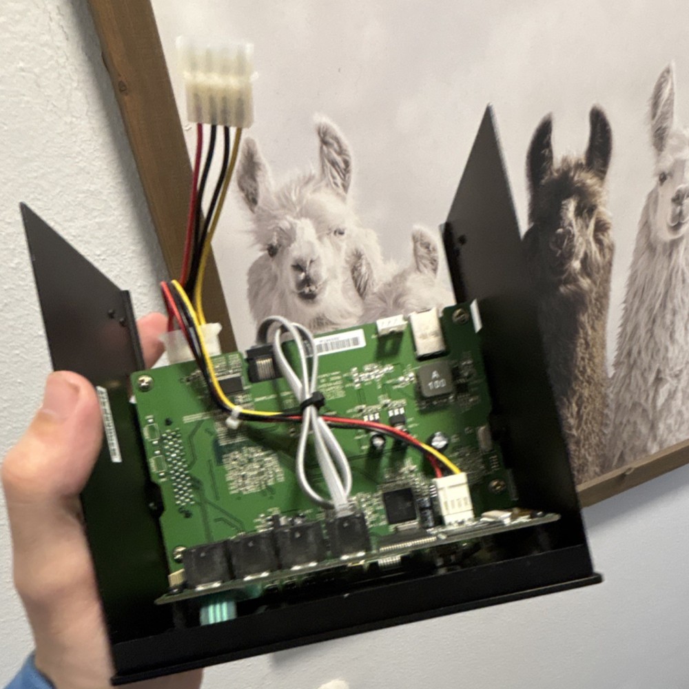 Digital Intelligence UltraBay 3D Forensic Workstation Powered by Tableau