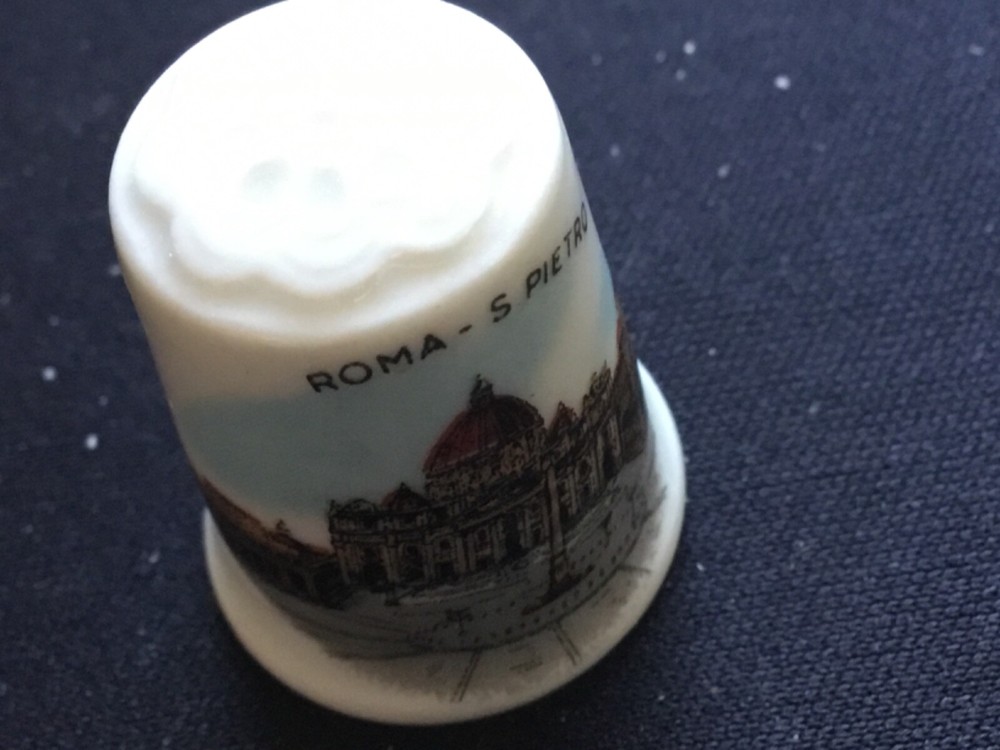 Thimble - Roma S. Pierrot, Rome       -  Y