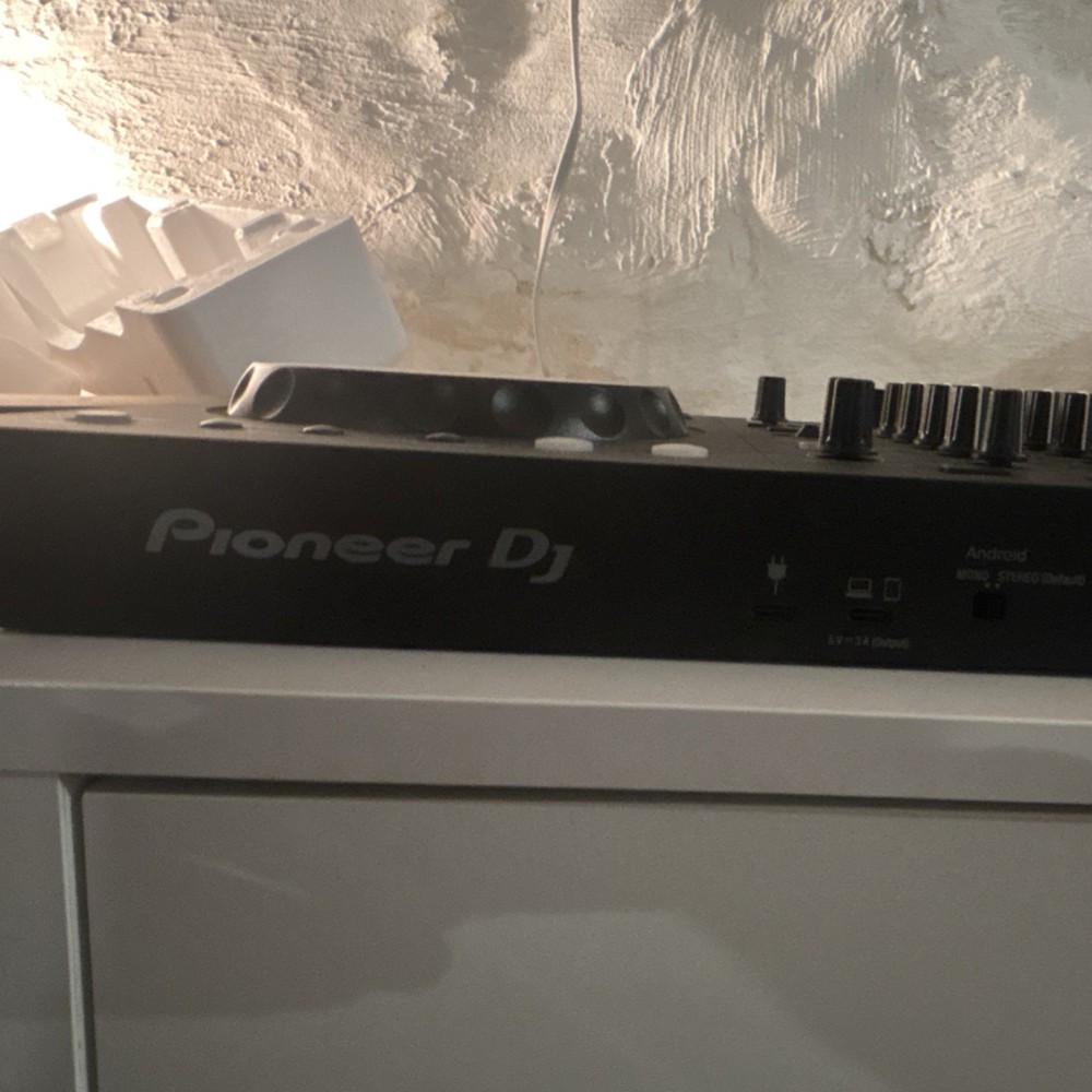 Pioneer DJ DDJ-FLX4 Double Deck DJ Controller Loop/Sampler Beat FX