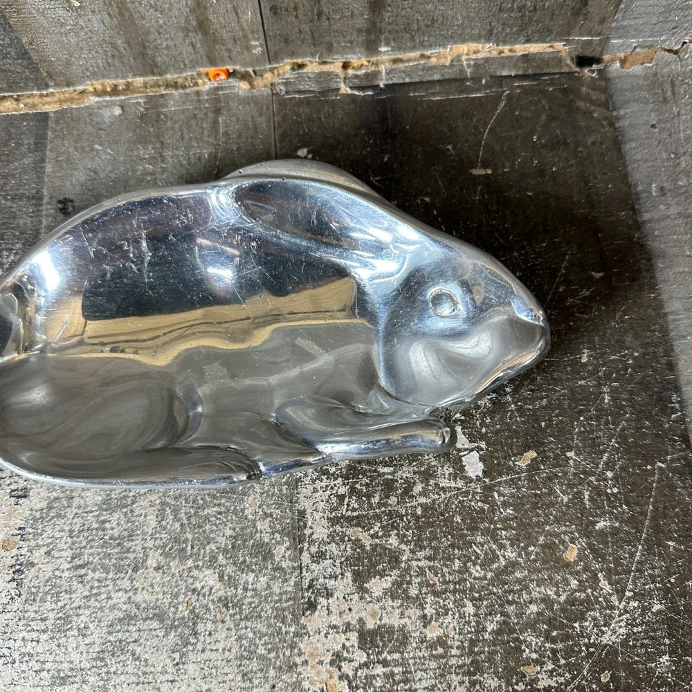 Mariposa Cast Bunny Rabbit Server Candy Snack Dish Bowl Easter