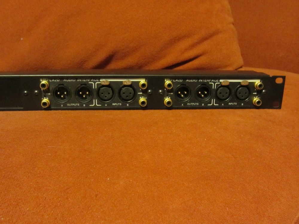 2 RU-LA2D Balanced/Unbalanced Conversion In/Out with Rackmount
