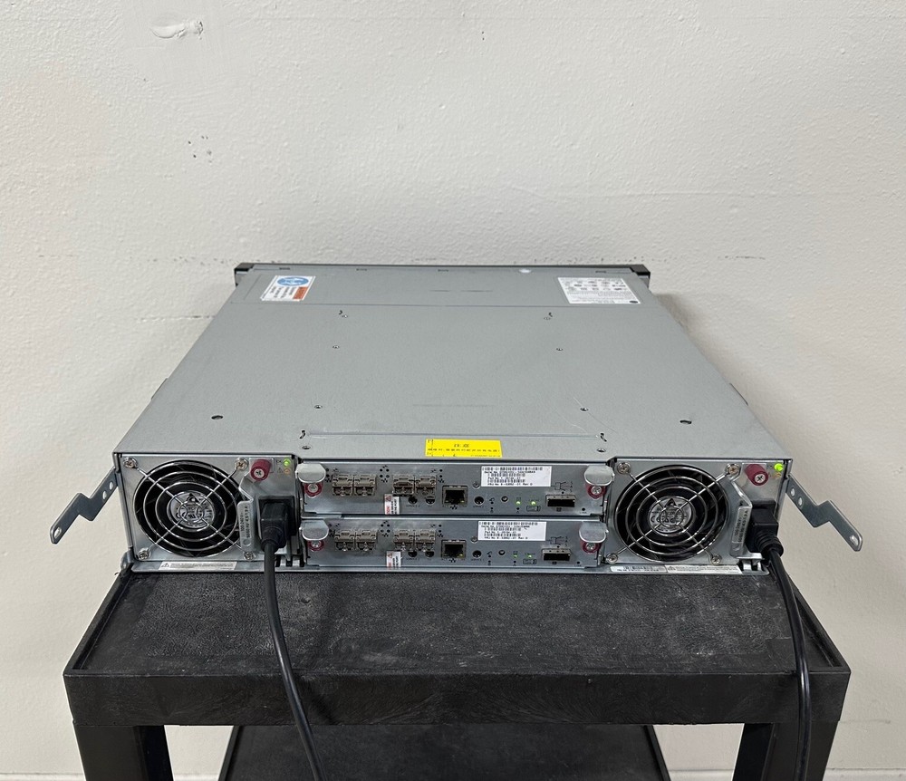 Quantum 24-bay SAS disk array w/ Dual 1-05134-01 Quantum SAS SAN Controller