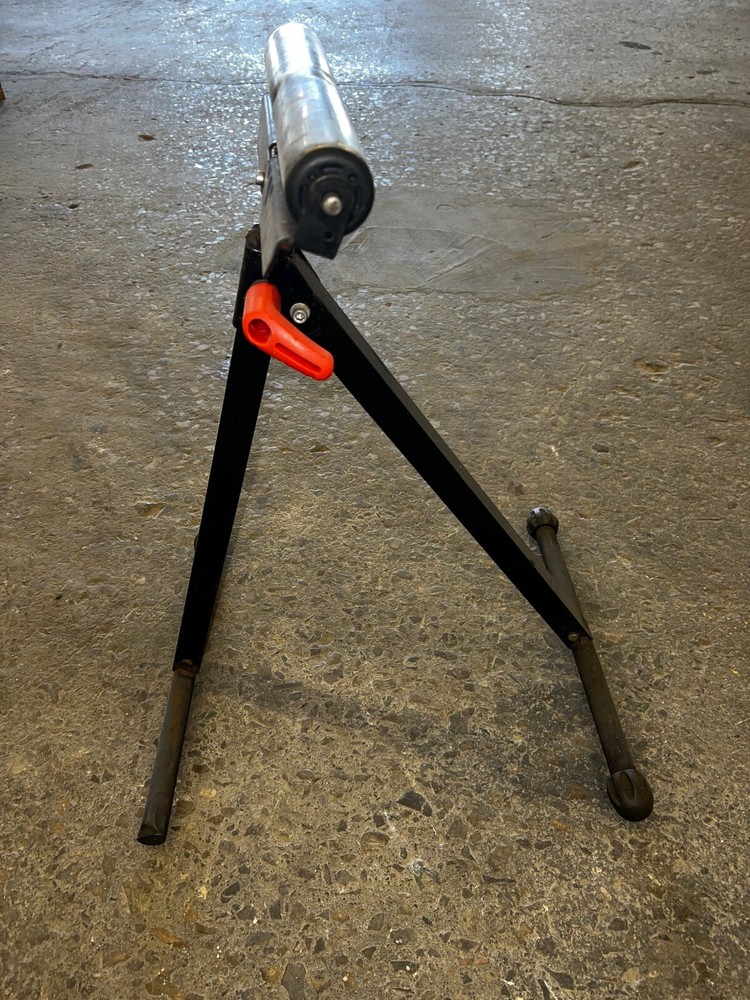 ROLLER STAND WITH TWO LEG SUPPORT ADJUSTABLE HEIGHT 132 LBS CAPACITY
