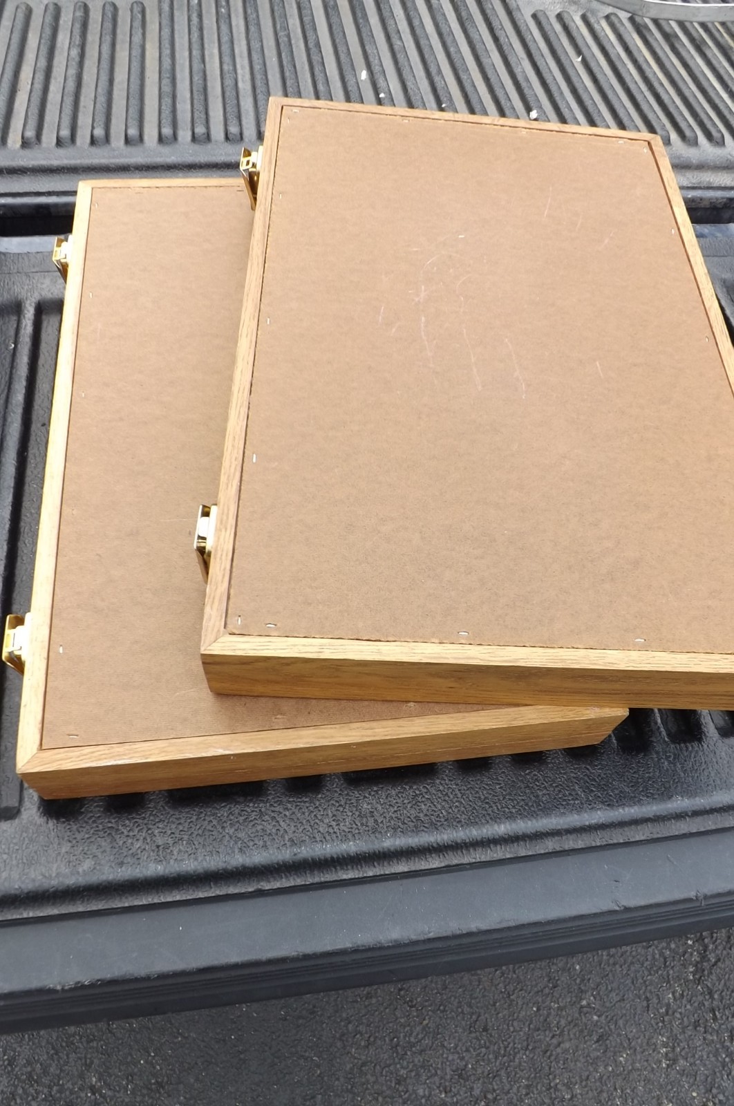 LOT OF 2 KNIFE WATCH MARBLES OAK WOODEN DISPLAY CASE USED GREAT SHAPE 18" INCH