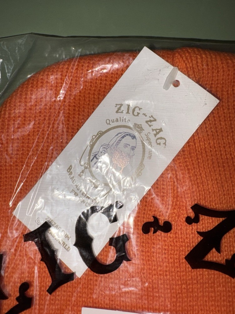 Zig-Zag Rolling Papers -LOGO BEANIE HAT- One Size - NEW WITH TAGS