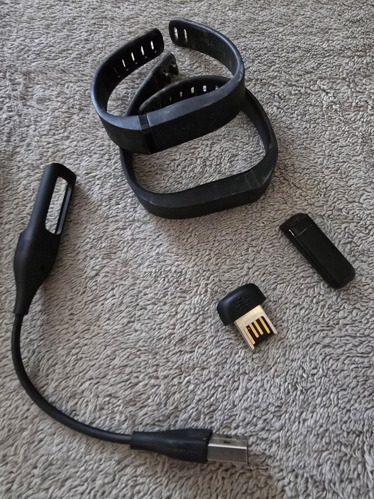 Fitbit Flex Wireless Activity Tracker - Black (FB401BK).