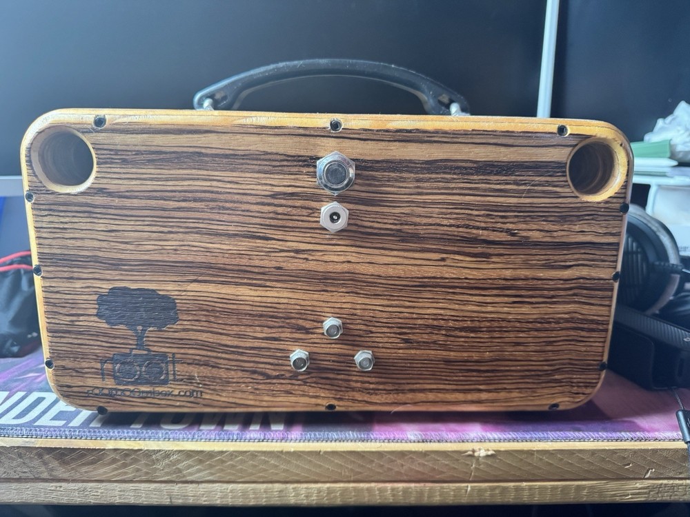 Root Boombox Portable Stereo .
