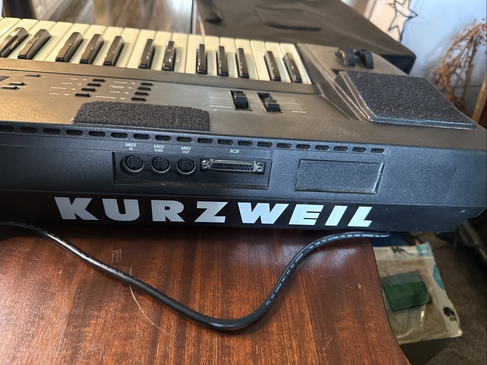 Kurzweil K2000 VAST Variable Architecture Synthesis Technology Keyboard Works