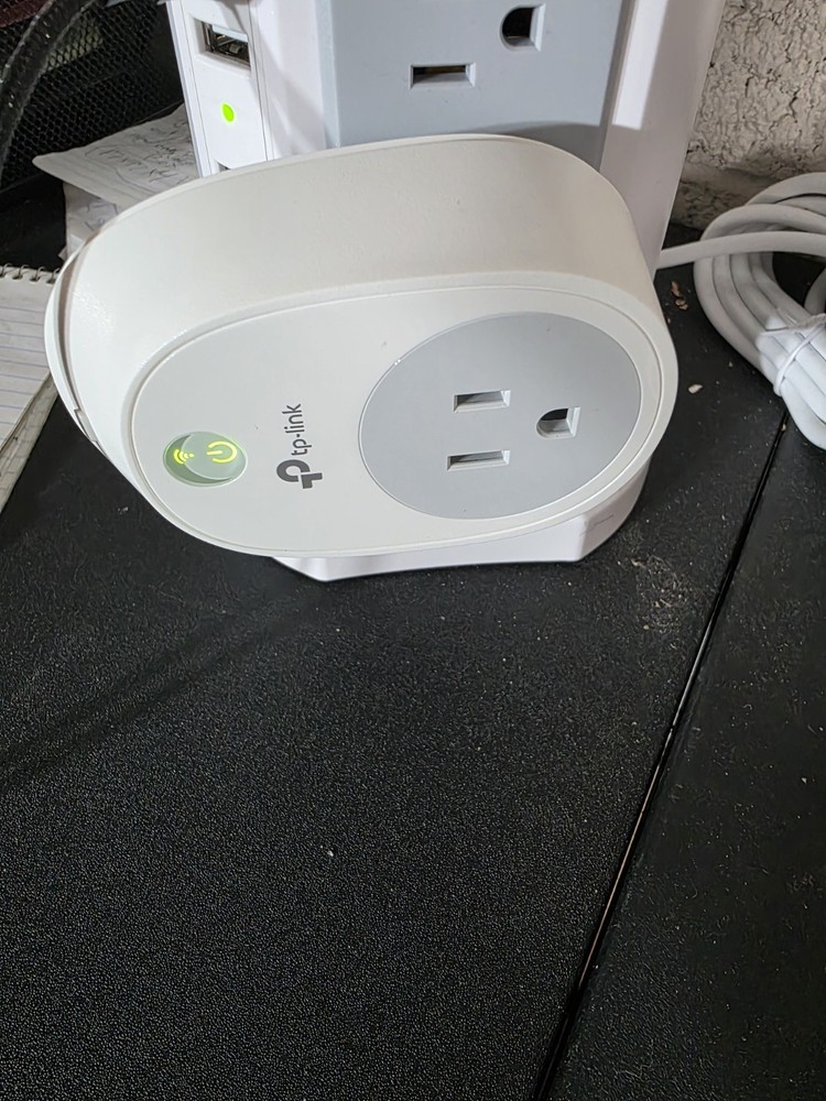 TP-Link HS100 Wi-Fi Smart Plug Kit - Twin Pack Open Box