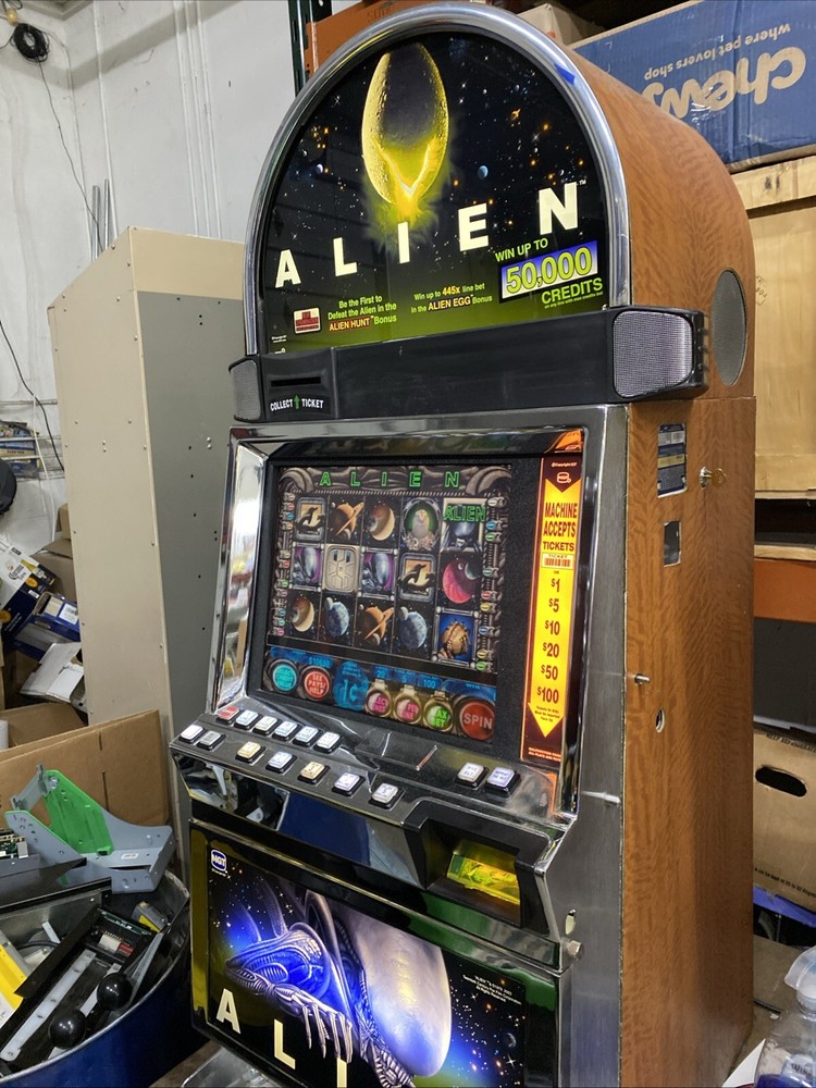 IGT I Game Alien SLOT MACHINE
