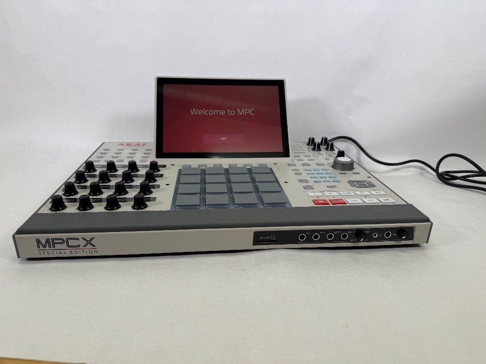 Akai Professional MPC X Standalone Sampler & Sequencer Special Edition