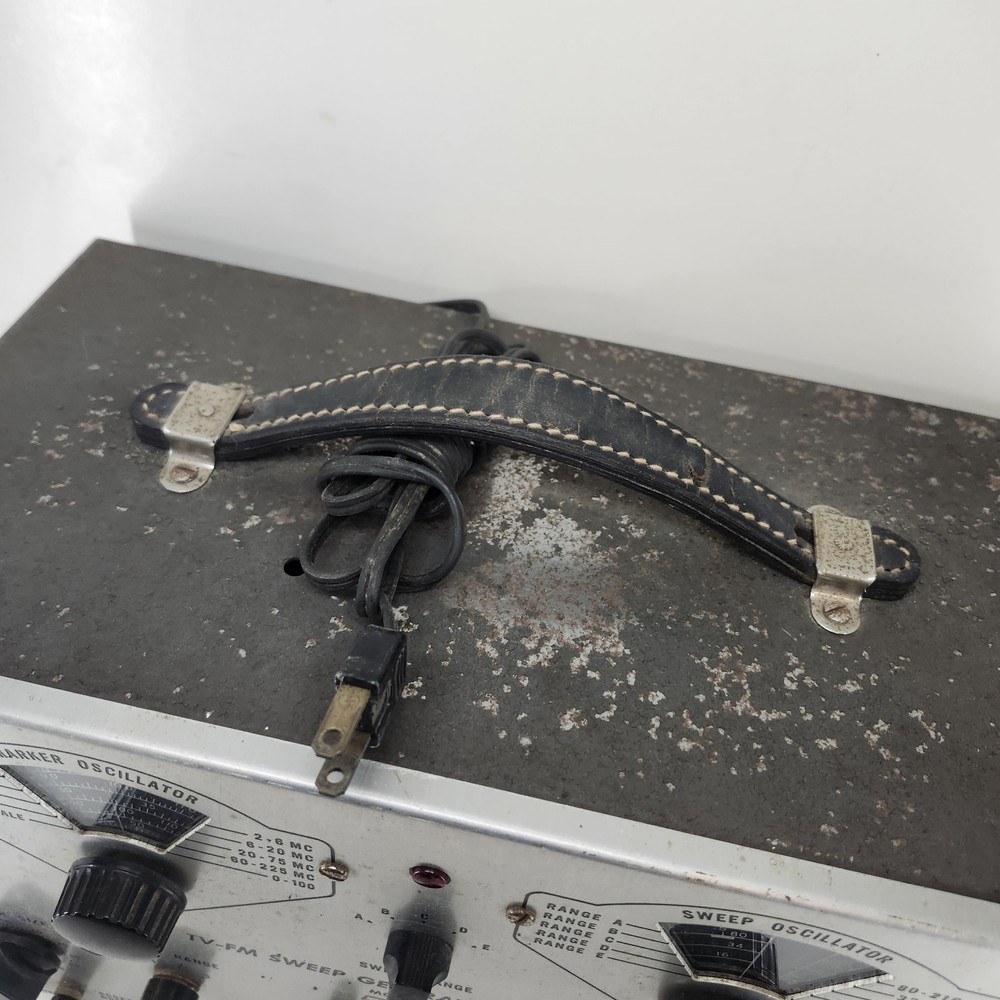 Vintage Eico TV-FM Sweep Generator & Marker Model 368-Untested Powers on