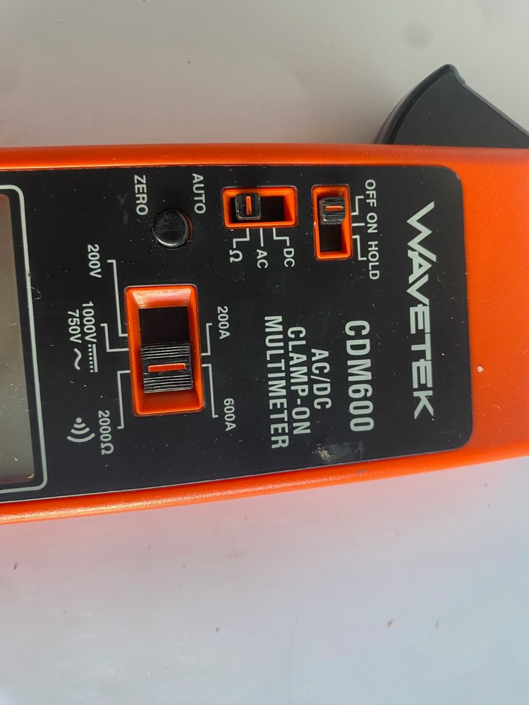 Wavetek CDM600 Clamp-On Multimeter