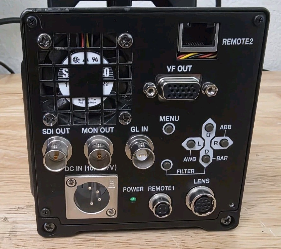 HITACHI DK-Z50 Multi-Format HDTV/SD Box Camera w/mounting bracket