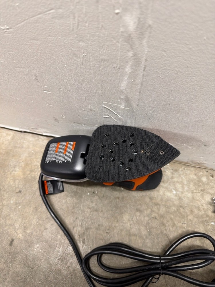 BLACK & DECKER BDEMS600 SANDER (P05023660)