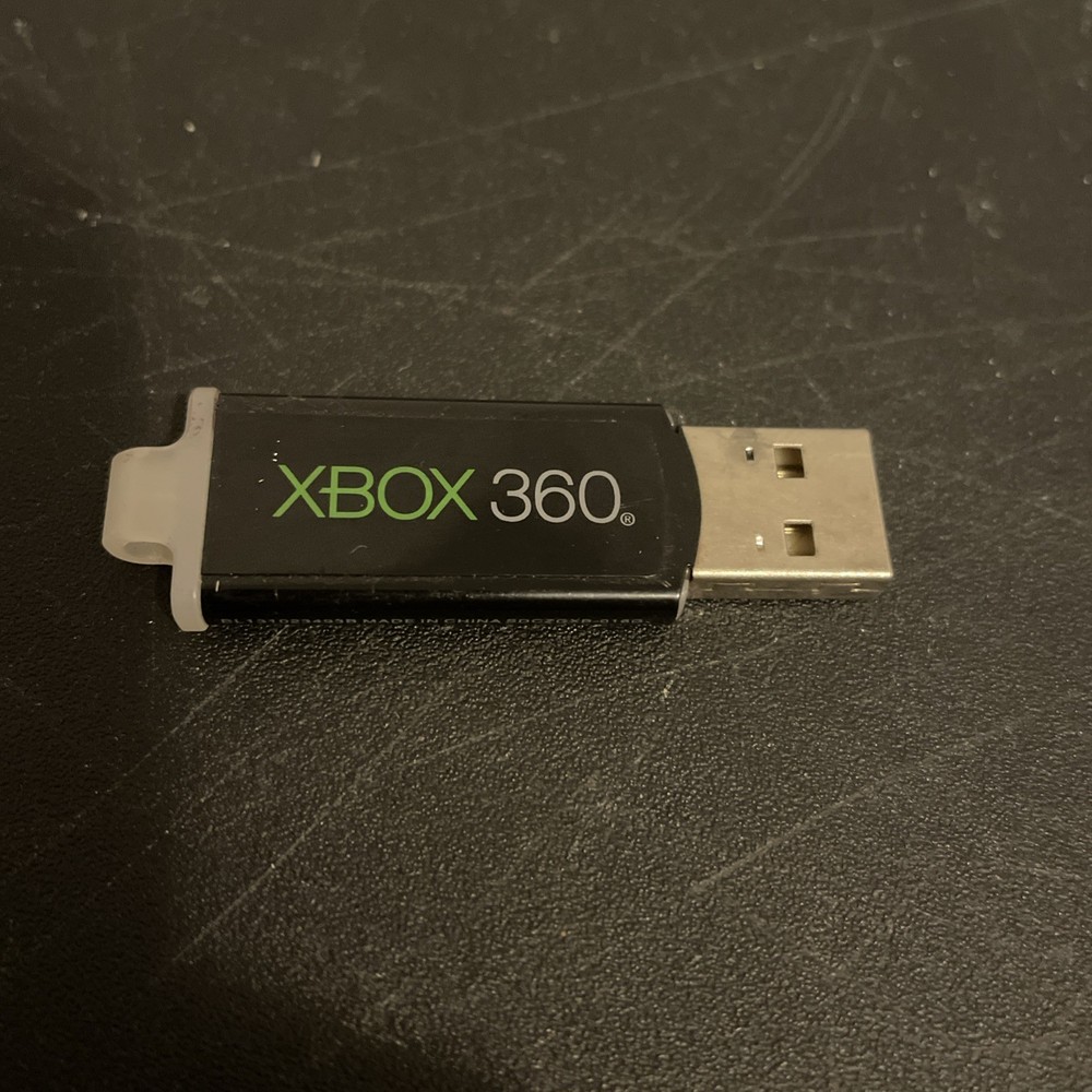 Microsoft Xbox 360 16 GB Sandisk USB Flash Drive / Memory Storage
