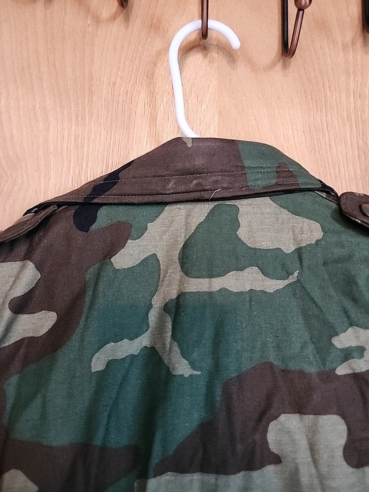 MILITARY ISSUE COLD WEATHER FIELD COAT in CAMOUFLAGE PATTERN~Medium Regular~ EUC