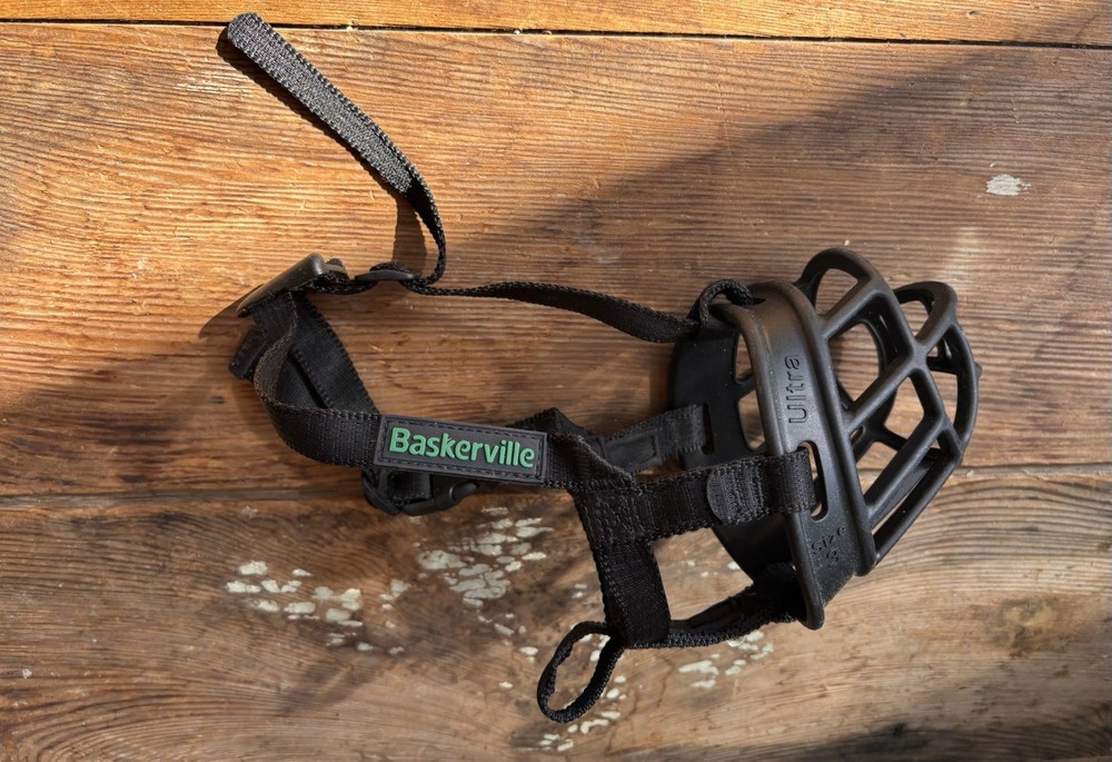 Baskerville Ultra Muzzle Size 3 Adjustable Humane Dog Training Black Rubber Nice