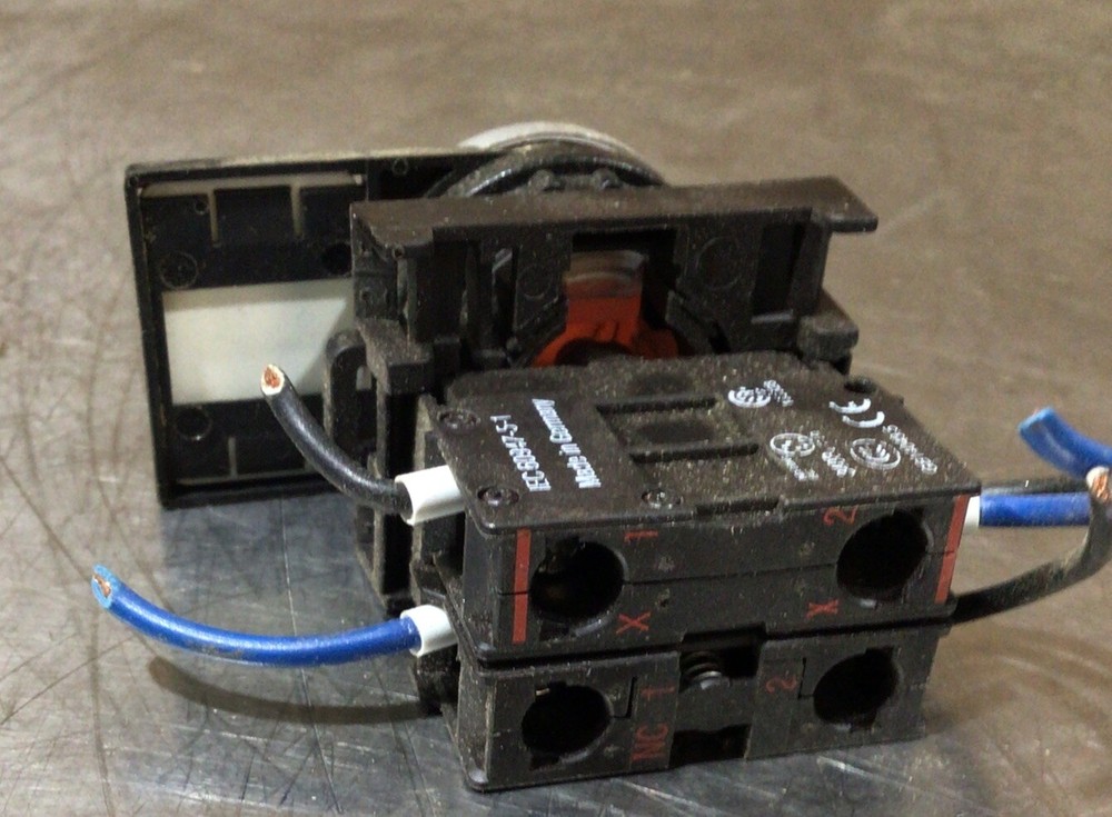 Eaton Red Control Voltage OFF Pushbutton 60947