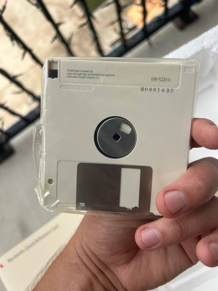 Apple Macintosh System Software start kit 944-0379-A. Manuals, System Update