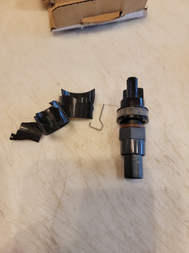 4GNN2 Speedaire Float Drain, OEM Equivalent. Top Cap Is Broken.