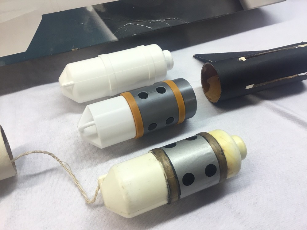 Estes Sidewinder Parachute plug-Replacement Pre-painted For Flying Scale Model