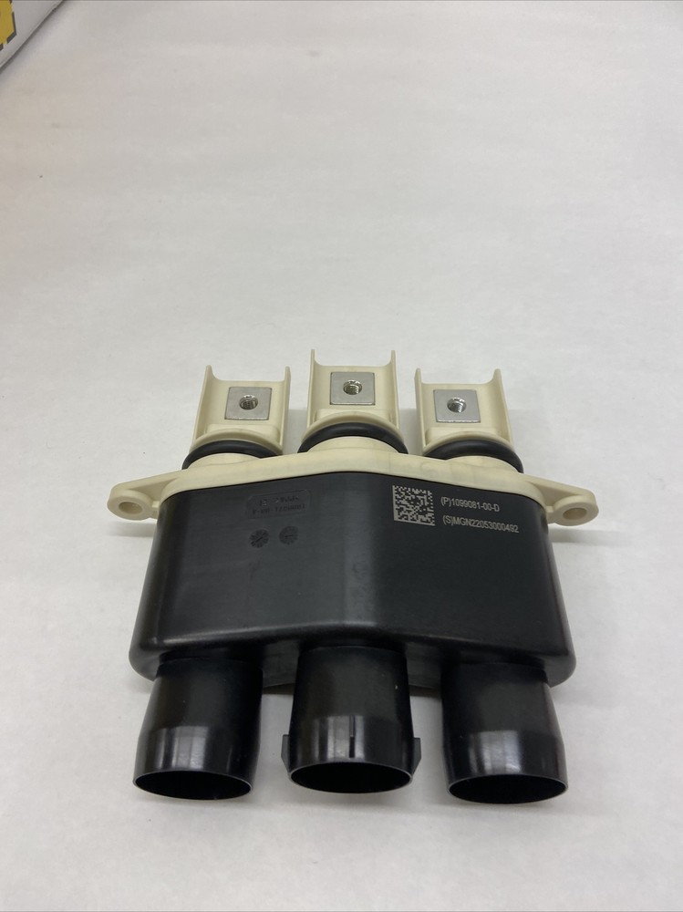 Tesla 1099081-00-D reducer adjustable high voltage connector