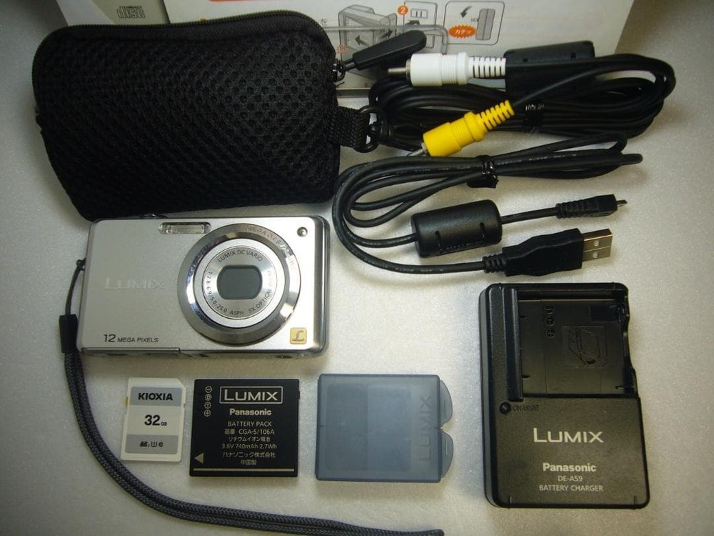 Panasonic LUMIX DMC-FS10 Silver Compact Digital Camera Full Set Tested