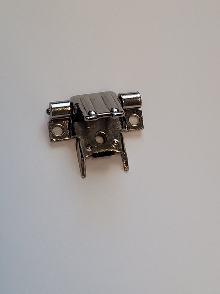 OSTER 76 - CLIPPER REPLACEMENT HINGE #42575, Titan, Model 10