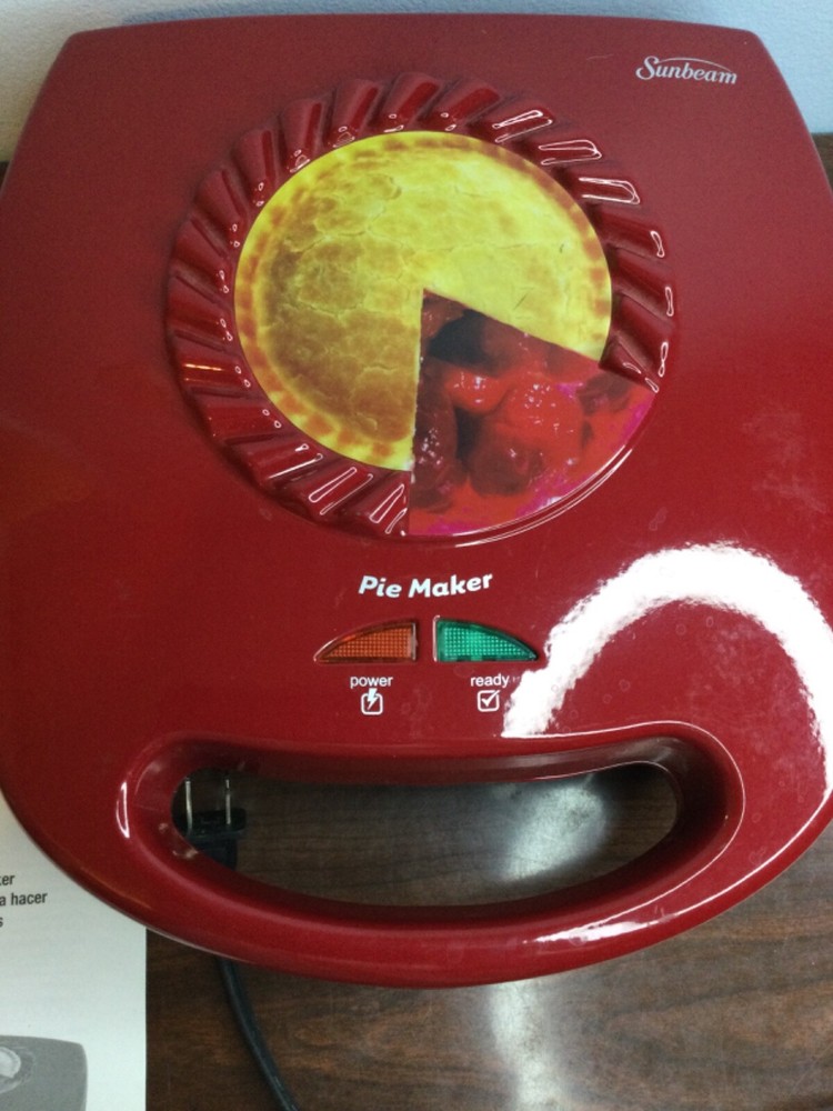 Sunbeam 4 Mini Pie Maker Red Complete, Tested, Works Model: FPSBPMM980