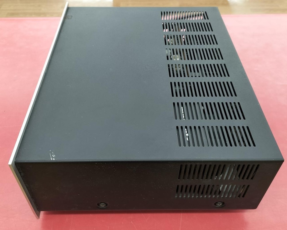 Integrated amplifier transistor Operation confirmed MODEL1040