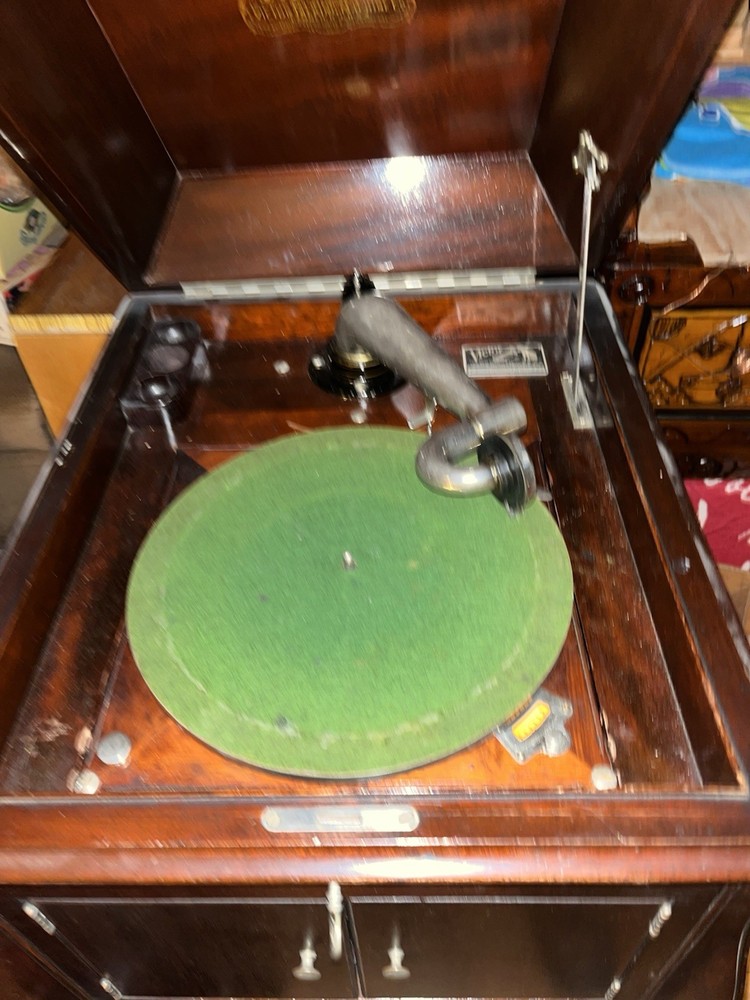 1918 Talking Machine