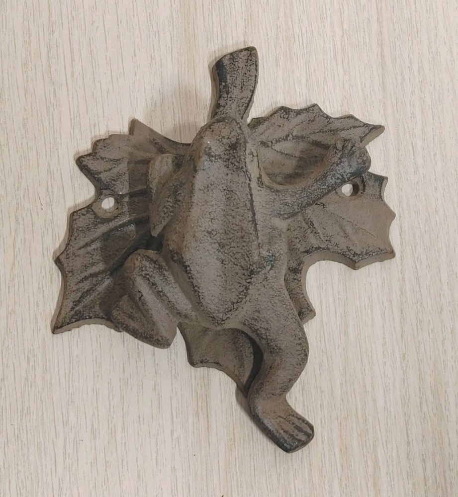 Frog On Leaf Metal Door Knocker 5"